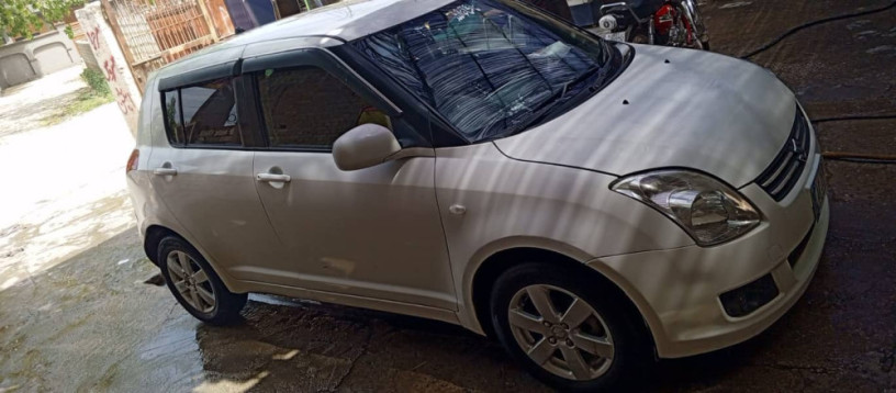 suzuki-swift-2013-big-7
