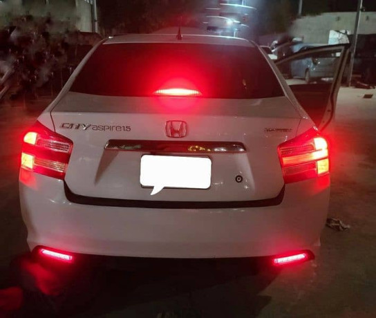 honda-city-aspire-2016-big-3