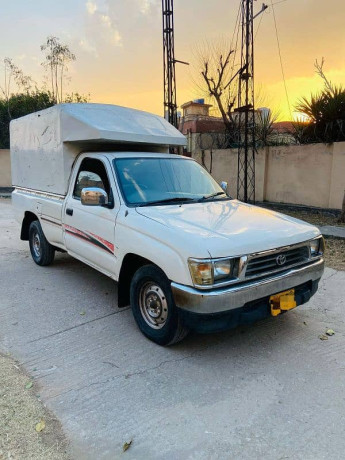 toyota-pickup-2003-big-1