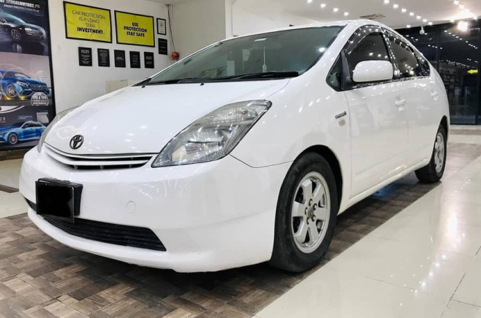toyota-prius-15-s-pkg-big-1