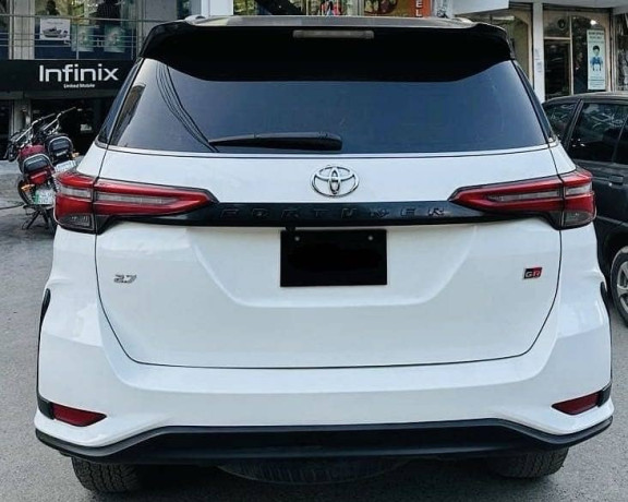 toyota-fortuner-2018-push-sindh-nbr-big-3