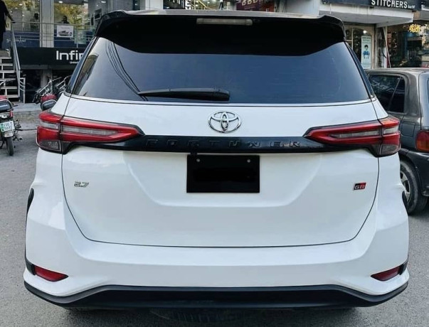 toyota-fortuner-2018-push-sindh-nbr-big-5