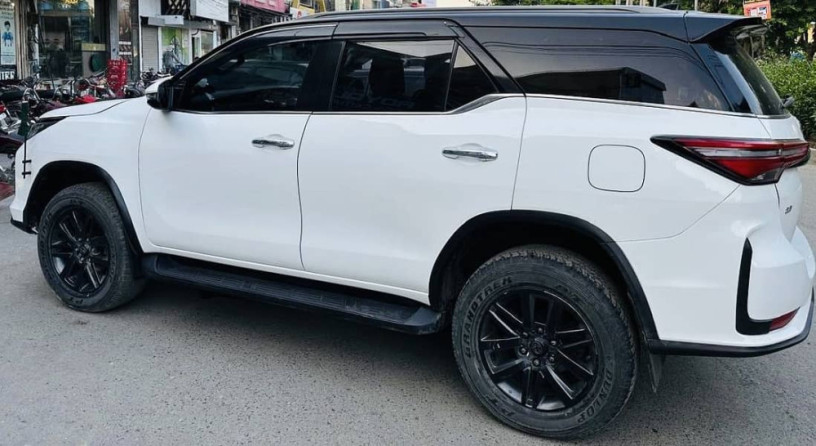 toyota-fortuner-2018-push-sindh-nbr-big-4