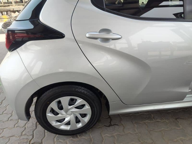 toyota-yaris-202125-hatchback-big-10