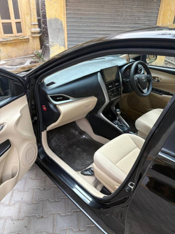 toyota-yaris-2020-15-big-7