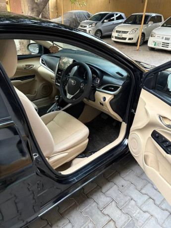 toyota-yaris-2020-15-big-6