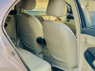 toyota-carolla-gli-2012