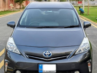 toyota-prius-alpha