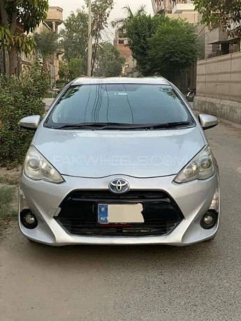 toyota-aqua-s-package-big-3