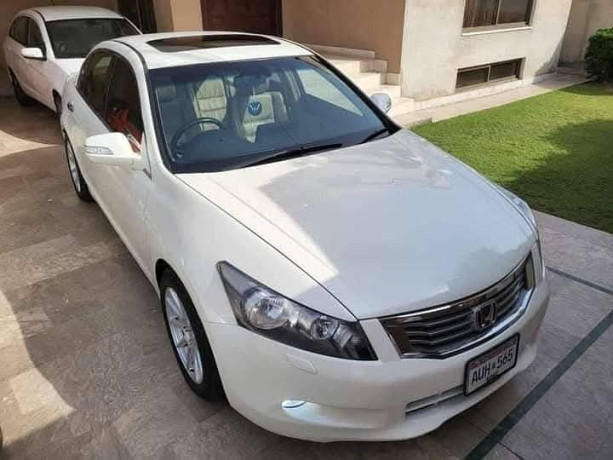 honda-accord-2010-big-19