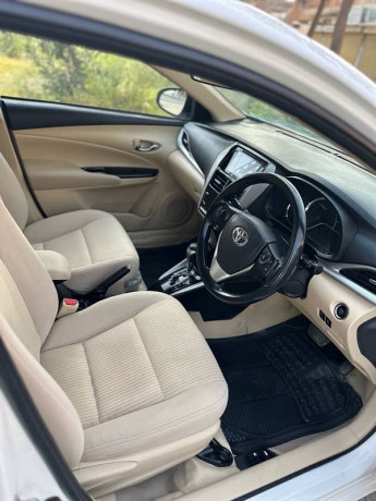 toyota-yaris-cvt-15-full-option-2022-big-9