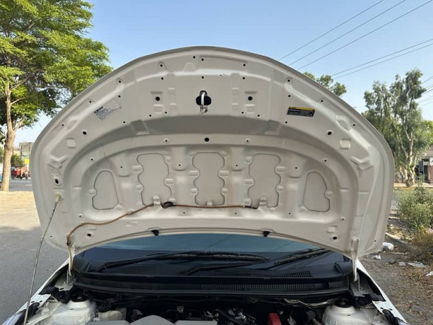 toyota-yaris-cvt-15-full-option-2022-big-18