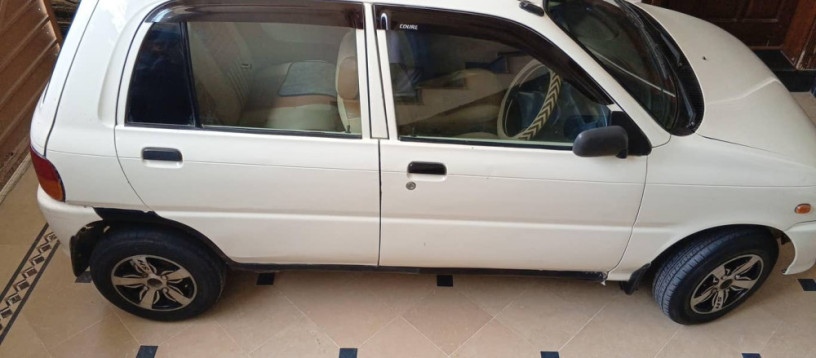 daihatsu-cuore-2007-big-5