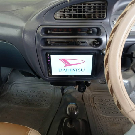 daihatsu-cuore-2007-big-6