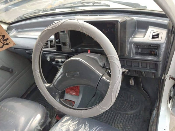 suzuki-mehran-vxr-2011-big-3