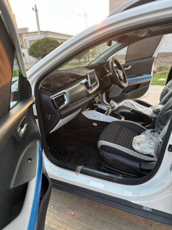 kia-stonic-ex-full-option-2024-big-4