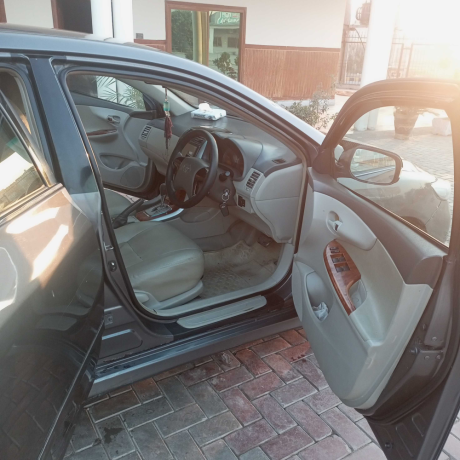 toyota-corolla-altis-16-x-cvt-i-big-7