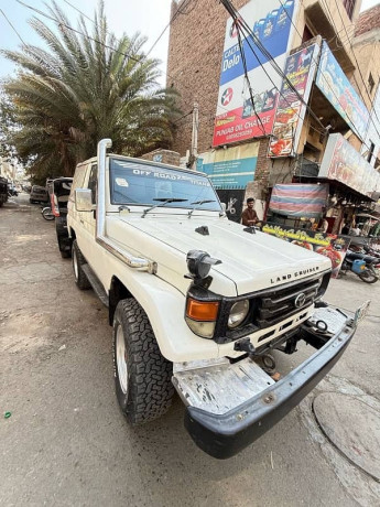 toyota-land-cruiser-1987-big-4