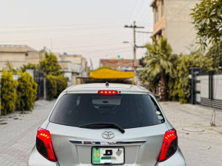 toyota-vitz-2013-model-2017-own-name-exellent-condition-03006622950