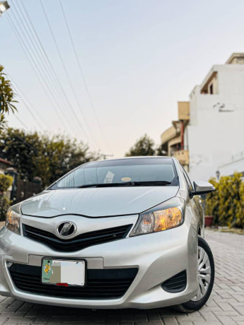 toyota-vitz-2013-model-2017-own-name-exellent-condition-03006622950-big-1
