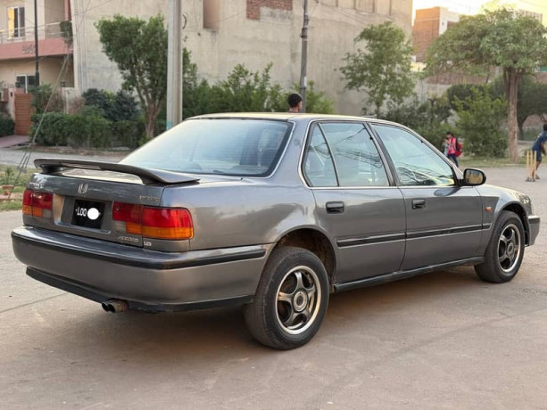 honda-accord-oriel-18-vtec-1993-big-3