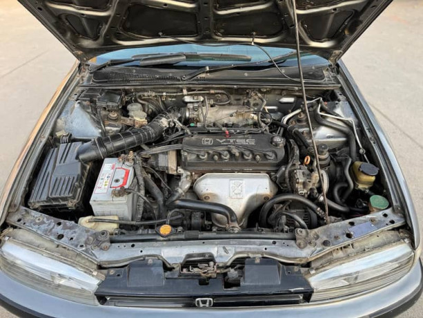 honda-accord-oriel-18-vtec-1993-big-8