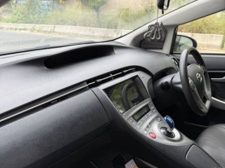 toyota-prius-1418-s-led-package