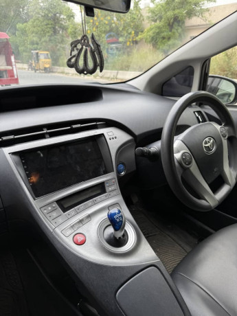 toyota-prius-1418-s-led-package-big-10