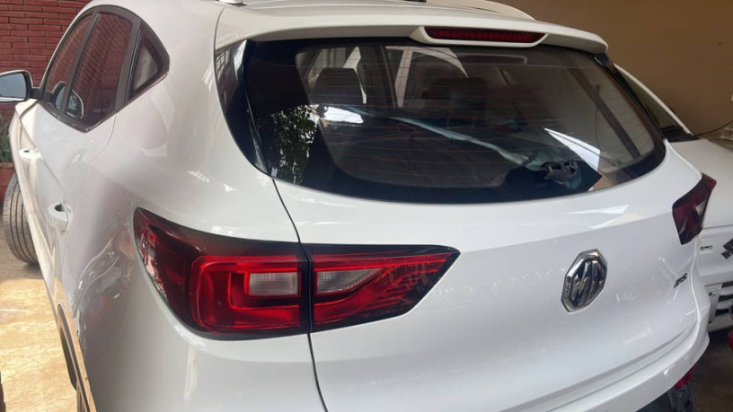mg-zs-big-8