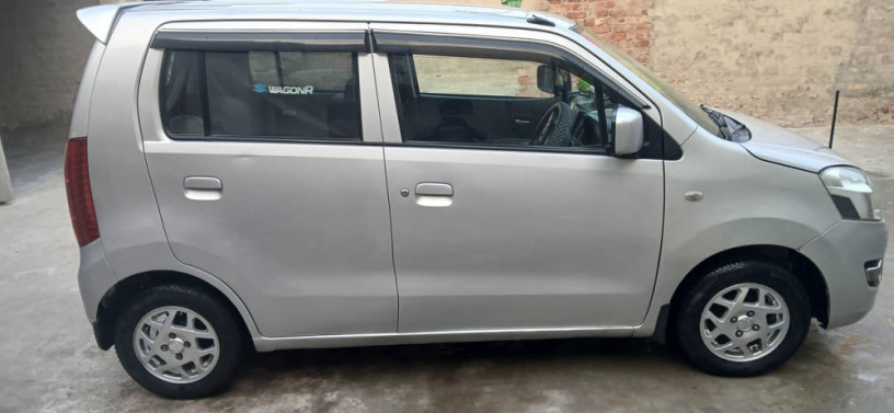 wagonr-2018-model-silver-big-8