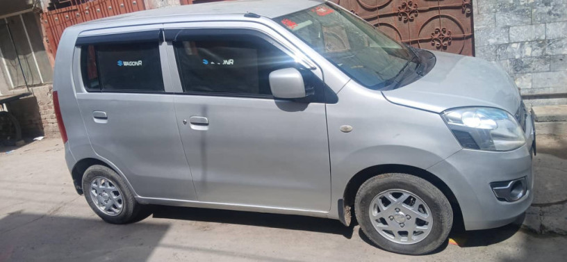 wagonr-2018-model-silver-big-0