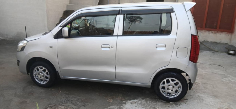 wagonr-2018-model-silver-big-7