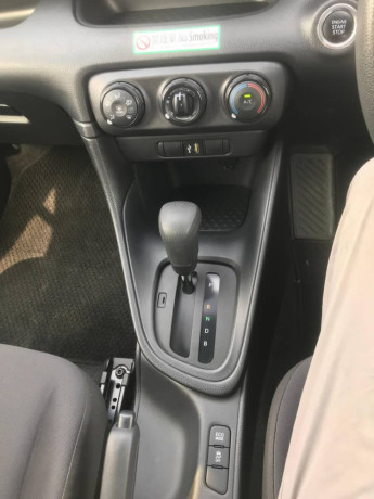 yaris-2125-hatchback-unregistered-pearl-white-4-grade-65k-km-japan-big-5