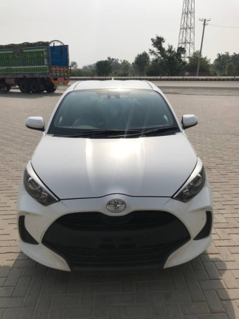 yaris-2125-hatchback-unregistered-pearl-white-4-grade-65k-km-japan-big-0