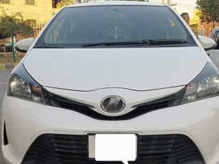 toyota-vitz