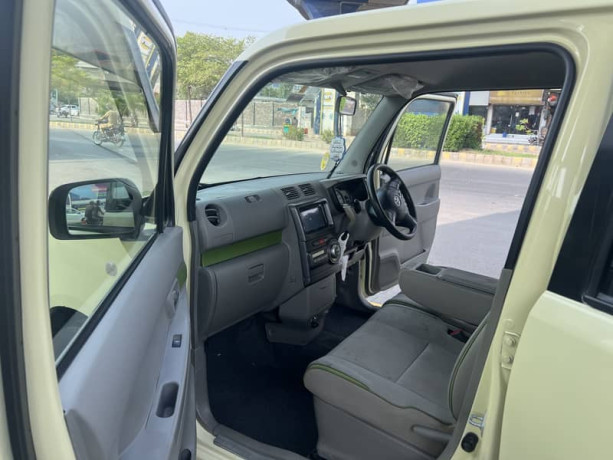 toyota-pixis-space-big-14
