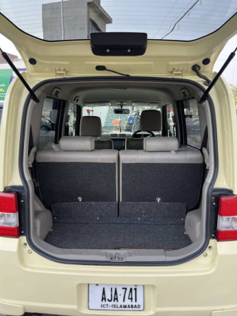 toyota-pixis-space-big-9