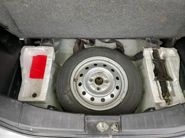 suzuki-wagon-r-vxr-all-seals-are-geniuon-minor-touching-big-5