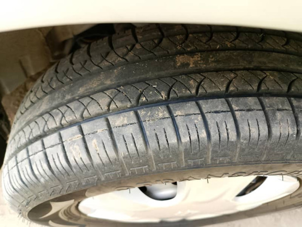 suzuki-wagon-r-vxr-all-seals-are-geniuon-minor-touching-big-8