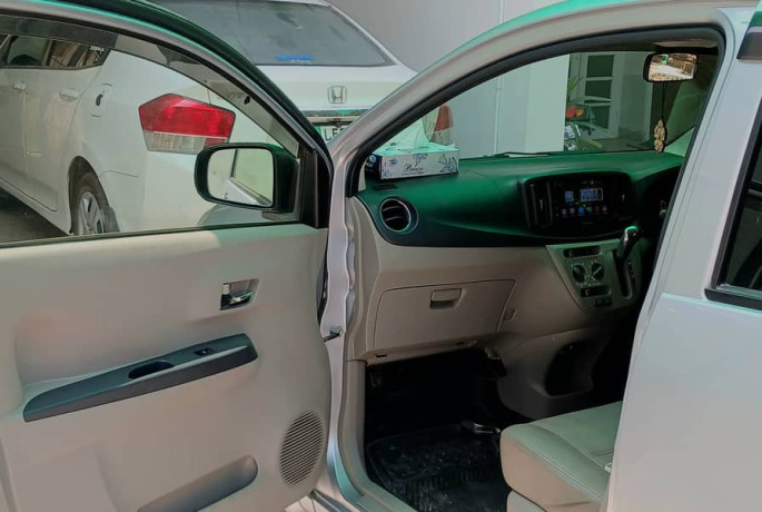 daihatsu-mira-2014-big-6