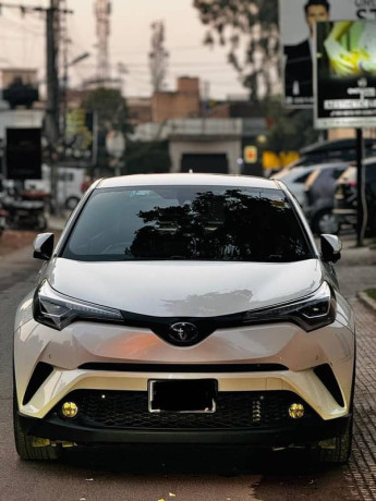 toyota-c-hr-g-led-45-grade-total-genuine-big-0