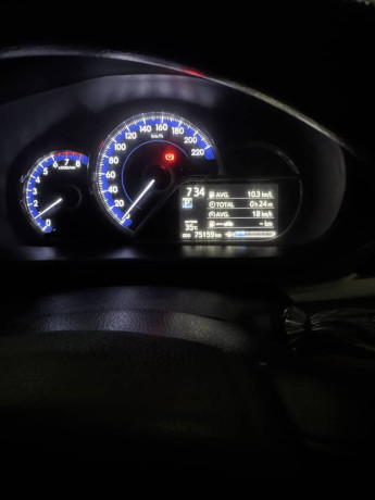 yaris-15-top-of-line-big-5