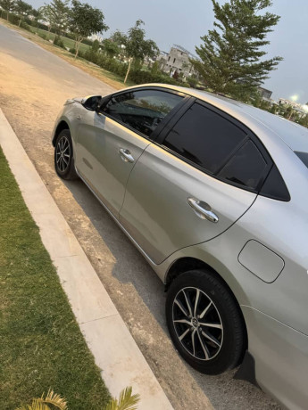 yaris-15-top-of-line-big-1