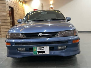 toyota-corolla-xe-2001