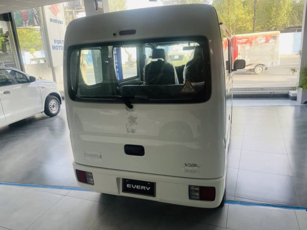 suzuki-everyvxr-showroom-delivery-big-1