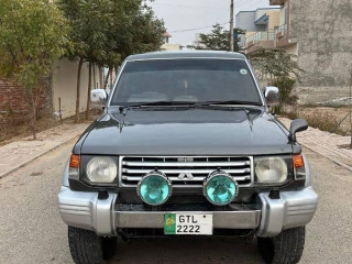 mitsubishi-pajero-1993