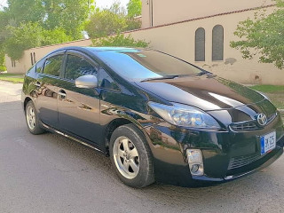 toyota-prius-2011-g-package