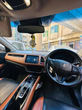 honda-vezel-hybrid-2015-lush-condition-big-3