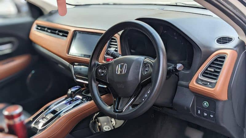 honda-vezel-hybrid-2015-lush-condition-big-2