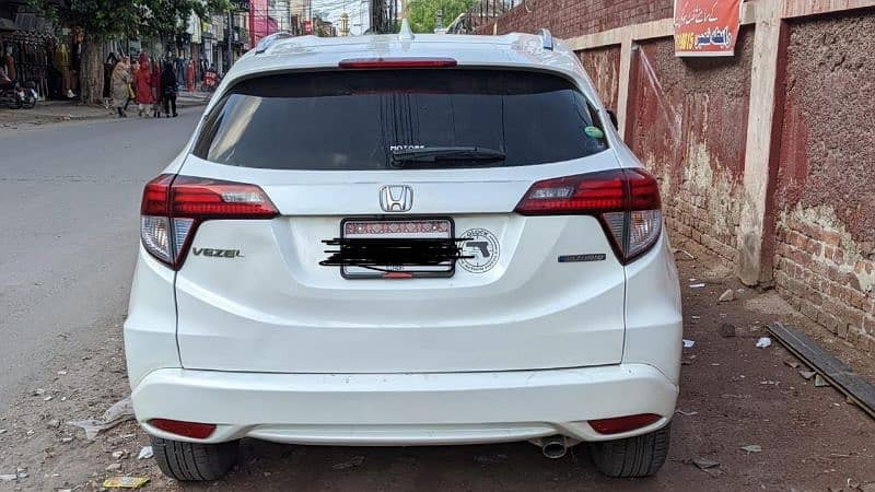 honda-vezel-hybrid-2015-lush-condition-big-1